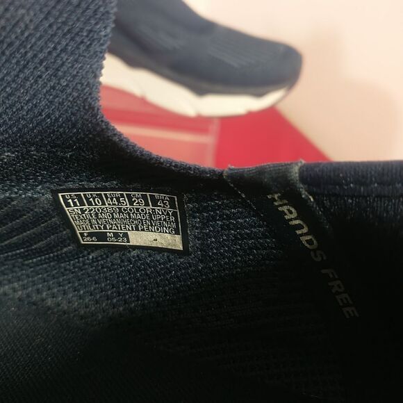 Skechers Max Cushioning Slip On Advantageous Mens 11 Navy Running Shoes. - Picture 3 of 9